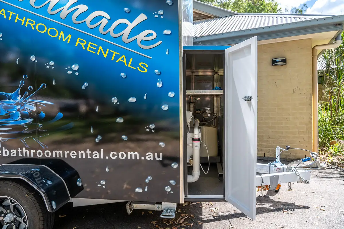 Prominade-Bathroom-Rentals-002